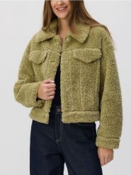 Kurtka teddy z kołnierzykiem - jasnozielony. Zielone kurtki damskie Reserved, l, bez wzorów, z tkaniny, bez kaptura. W wyprzedaży za 159.99 zł.