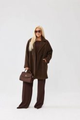 Brązowy damski płaszcz Isabella z tkaniny bukla - elegancja i komfort PLUS SIZE XXL OVERSIZE JESIEŃ. Brązowe płaszcze damskie Moda Size Plus Iwanek, na jesień, l, bez wzorów, z poliesteru, bez kaptura. Za 559.90 zł.