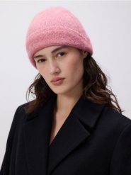 Czapka z domieszką alpaki - brudny róż. Czerwone czapki damskie Reserved, bez wzorów. W wyprzedaży za 19.99 zł.