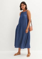 Sukienka jeansowa z lejącego lyocellu. Niebieskie sukienki damskie bonprix, bez wzorów, z jeansu, bez ramiączek. Za 139.99 zł.