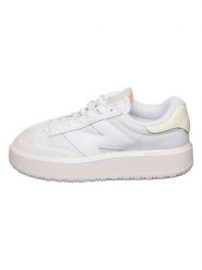 New Balance Skórzane sneakersy "302" w kolorze białym rozmiar: 38,5. Białe obuwie sportowe damskie New Balance, bez zapięcia. Za 273.59 zł.