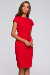 Sukienka ołówkowa z modelującymi przeszyciami czerwona. Czerwone sukienki damskie Sukienki.shop, bez wzorów, biznesowe, bez ramiączek. W wyprzedaży za 181.00 zł.