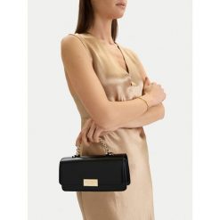 Torebka Nine West. Czarne torebki wieczorowe damskie Nine West, bez wzorów, bez dodatków. Za 179.99 zł.