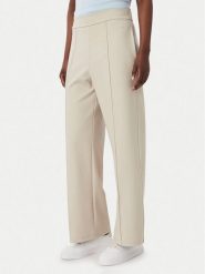 Calvin Klein Spodnie materiałowe LV044G210G Beżowy Relaxed Fit. Brązowe spodnie materiałowe damskie Calvin Klein, bez wzorów, z materiału. Za 489.99 zł.
