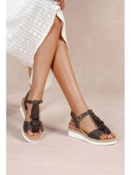 Foreverfolie Sandały w kolorze brązowym na koturnie rozmiar: 38. Brązowe sandały damskie Foreverfolie, bez wzorów, z otwartym noskiem, bez obcasa, na koturnie, bez zapięcia. Za 121.99 zł.