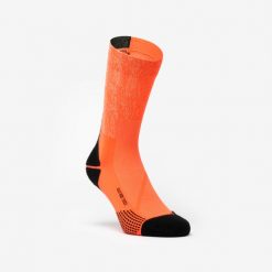 Skarpetki do biegania Kiprun Run 900 wysokie grube. Brązowe skarpetki damskie KIPRUN, bez wzorów, z dzianiny. Za 49.99 zł.