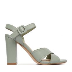 Sandały JENNY. Zielone sandały damskie Jenny, bez wzorów, bez obcasa, na słupku, bez zapięcia. Za 119.99 zł.