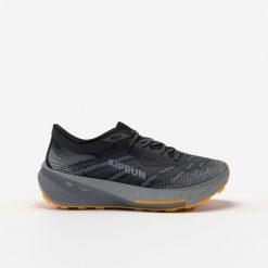 Buty do biegania męskie Kiprun Kipcore Gravel. Czarne kalosze damskie KIPRUN, bez wzorów, z materiału. Za 299.99 zł.