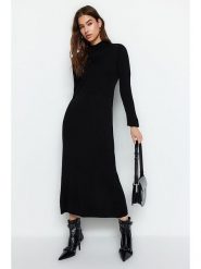 Trendyol Sukienka w kolorze czarnym rozmiar: L. Czarne sukienki damskie Trendyol, bez wzorów, bez ramiączek. Za 108.74 zł.