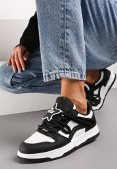 Czarne Sneakersy z Grubymi Sznurowadłami i Naszywką w Kształcie Gwiazdki Alesine. Czarne obuwie sportowe damskie Renee, z materiału, bez zapięcia. Za 79.99 zł.