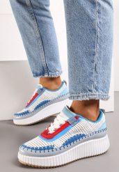 Biało-Niebieskie Sneakersy na Platformie Ozdobione Nitami i Patchworkowymi Wstawkami Jeneria. Białe obuwie sportowe damskie Renee, bez zapięcia. Za 74.99 zł.
