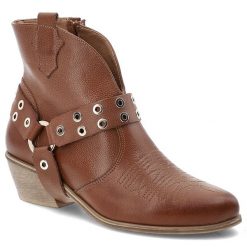 Brązowe Kowbojki Armodo Eleganckie Obuwie Damskie. Brązowe kozaki damskie Armodo, z jeansu, bez obcasa, na obcasie, bez zapięcia. Za 489.00 zł.