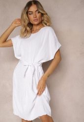 Biała Pudełkowa Sukienka Wiązana w Talii Junolia. Białe sukienki damskie Renee, bez wzorów, eleganckie, bez ramiączek. W wyprzedaży za 55.99 zł.