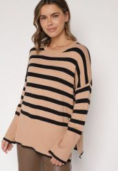 Czarny Sweter o Kroju Oversize z Motywem Pasków Irtusa. Czarne swetry klasyczne damskie Born2be, z jeansu, bez kołnierzyka. Za 79.99 zł.