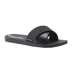 Klapki basenowe damskie Ipanema Street II Fem. Czarne klapki damskie Ipanema, bez wzorów, z gumy, bez obcasa, na płaskiej podeszwie, bez zapięcia. Za 73.99 zł.