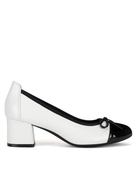 Lasocki Czółenka WYL4060-3Z Biały. Białe czółenka damskie Lasocki, bez wzorów, ze skóry, bez obcasa. Za 219.99 zł.