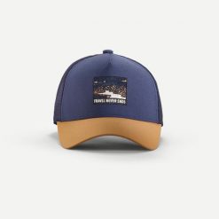 Czapka z daszkiem Travel 500 Trucker. Brązowe czapki z daszkiem damskie FORCLAZ, bez wzorów, z elastanu. Za 59.99 zł.
