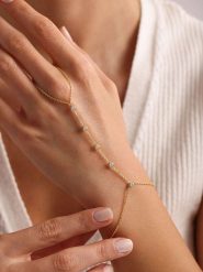 Heliophilia Srebrna bransoletka rozmiar: onesize. Szare bransoletki damskie Heliophilia, srebrne. Za 130.50 zł.