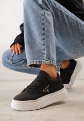 Czarne Sneakersy VICES na Grubej Podeszwie z Bieżnikiem Zdobionej Gwiazdką Natevia. Czarne obuwie sportowe damskie Born2be, na lato, z jeansu, bez zapięcia. Za 119.99 zł.