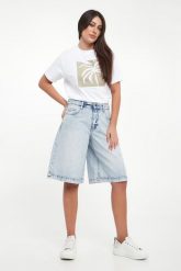 Bermudy damskie jeansowe ARMANI EXCHANGE. Szorty damskie Armani Exchange, bez wzorów, z jeansu. Za 609.00 zł.