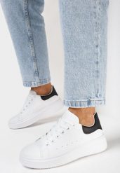Biało-Czarne Sznurowane Sneakersy o Klasycznym Fasonie na Grubej Podeszwie Cataria. Białe obuwie sportowe damskie Born2be, bez zapięcia. Za 79.99 zł.