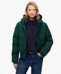 Superdry Kurtka Bomber Everest slim DWR ENAMEL GREEN. Zielone kurtki damskie Superdry, z aplikacjami, z materiału, z kapturem. Za 720.80 zł.