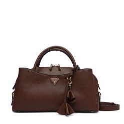 Torebka Guess. Brązowe kuferki damskie Guess, z aplikacjami, bez dodatków. Za 584.99 zł.