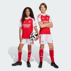 Szorty Arsenal 25/26 Home. Białe spodenki sportowe damskie Adidas, l, bez wzorów, do piłki nożnej. Za 179.00 zł.
