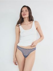 Siateczkowe majtki stringi 3 pack - niebieski. Niebieskie stringi Reserved, bez wzorów. W wyprzedaży za 25.99 zł.