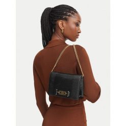 Torebka Elisabetta Franchi. Czarne listonoszki damskie Elisabetta Franchi, bez wzorów, bez dodatków. Za 1,289.00 zł.