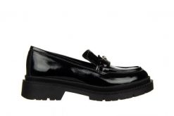 Mokasyny Bayla-159 4898 090-P Czarny Naplak 159163, Skóra lakierowana - 40. Czarne mokasyny damskie Bayla, z lakierowanej skóry, bez obcasa. W wyprzedaży za 314.10 zł.