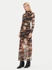 Gestuz Sukienka codzienna Behka 10909458 Brązowy Slim Fit. Brązowe sukienki damskie Gestuz, bez wzorów, z syntetyku, bez ramiączek. Za 379.99 zł.