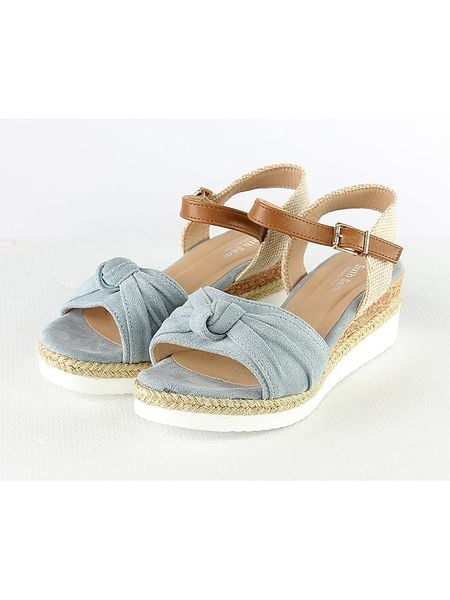 Sixth Sens Sandały w kolorze błękitnym rozmiar: 39. Niebieskie sandały damskie Sixth Sens, bez wzorów, z otwartym noskiem, bez obcasa, na koturnie, bez zapięcia. Za 117.73 zł.