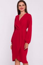 Elegancka sukienka z dekoltem V i zakładkami czerwona. Czerwone sukienki damskie Stylove, bez wzorów, z elastanu, eleganckie, bez ramiączek. Za 409.00 zł.