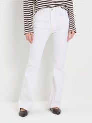Jeansy flare mid waist - biały. Białe jeansy damskie Sinsay. Za 59.99 zł.