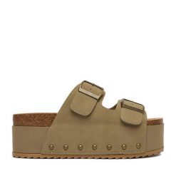 Klapki DeeZee. Brązowe klapki damskie DeeZee, bez wzorów, bez obcasa, bez zapięcia. Za 139.99 zł.