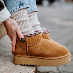 Camelowe skórzane ciepłe zimowe mukluki, eskimoski T.Sokolski 530. Brązowe śniegowce damskie Sokolski, ze skóry. Za 199.00 zł.