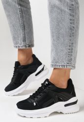 Czarne Sneakersy Molmellia. Czarne obuwie sportowe damskie Born2be, przed kostkę, bez zapięcia. Za 119.99 zł.