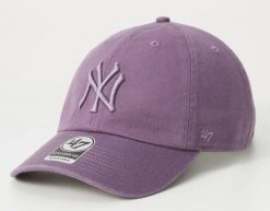 New York Clean Up Lifestyle Czapka baseballowa - Regulowana - Irysowy. Fioletowe czapki z daszkiem damskie 47 Brand, bez wzorów, z bawełny. Za 142.34 zł.