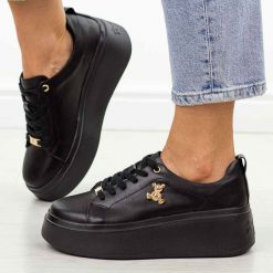 Czarne skórzane sneakersy damskie na platformie Filippo Dp6246/25. Czarne obuwie sportowe damskie Filippo, na jesień, z jeansu, bez zapięcia. Za 249.00 zł.