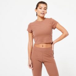 Koszulka z krótkim rękawem damska Gym & Pilates prążkowana. Brązowe bluzki damskie DOMYOS, xl, bez wzorów, z dzianiny, bez kołnierzyka, bez ramiączek. Za 49.99 zł.