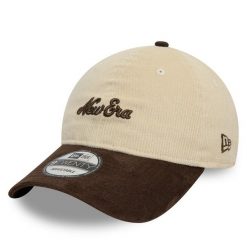 Czapka z daszkiem New Era. Brązowe czapki z daszkiem damskie New Era, bez wzorów. Za 109.99 zł.