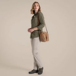 Damska koszula z długim rękawem Craghoppers NosiLife Adventure III. Zielone koszule damskie Craghoppers, bez wzorów, casualowe, bez kołnierzyka, bez ramiączek. Za 423.49 zł.