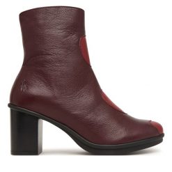 Botki Fly London. Czerwone botki damskie Fly London, bez obcasa, na słupku, bez zapięcia. Za 839.99 zł.