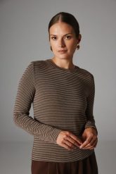 BLUZKA REYA BRĄZ- TAUPE L - Flawless. Brązowe bluzki damskie Flawless, l, bez wzorów, z wiskozy, bez kołnierzyka, bez ramiączek. Za 259.00 zł.