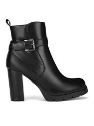 Clara Barson Botki WS5881-26 Czarny. Czarne botki damskie Clara Barson, ze skóry, bez obcasa, na słupku, bez zapięcia. Za 179.99 zł.
