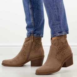 Coffee botki damskie, kowbojki S.Barski 8012. Botki damskie S.BARSKI, na jesień, z jeansu, eleganckie, bez obcasa, na obcasie, bez zapięcia. Za 229.00 zł.