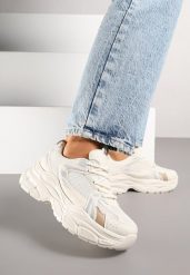 Beżowe Sneakersy Vices na Grubej Podeszwie z Tłoczeniami Nativine. Brązowe obuwie sportowe damskie Born2be, z jeansu, bez zapięcia. Za 89.99 zł.