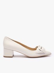 Kremowe czółenka ślubne z kokardą. Brązowe czółenka damskie Ryłko, bez wzorów, z gumy, bez obcasa, na obcasie. Za 379.99 zł.