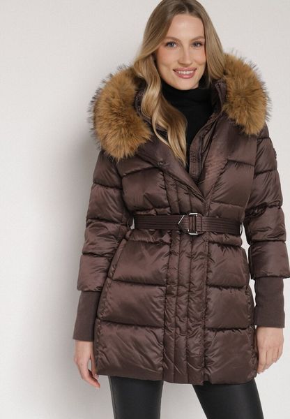 Brązowa Kurtka z Pikowanymi Przeszyciami Paskiem i Kapturem z Futrem Lidanessa. Brązowe kurtki damskie Born2be, l, bez wzorów, z dzianiny. Za 289.99 zł.